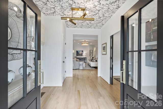 2421 Kenmore Avenue, Charlotte, NC 28204