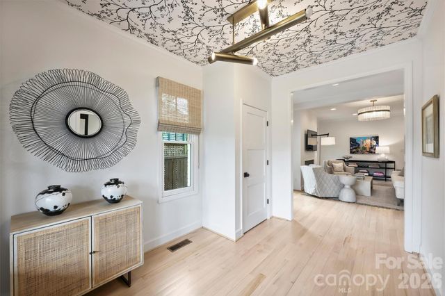 2421 Kenmore Avenue, Charlotte, NC 28204