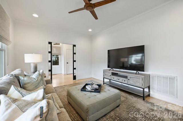 2421 Kenmore Avenue, Charlotte, NC 28204