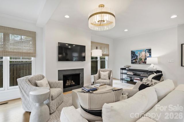 2421 Kenmore Avenue, Charlotte, NC 28204