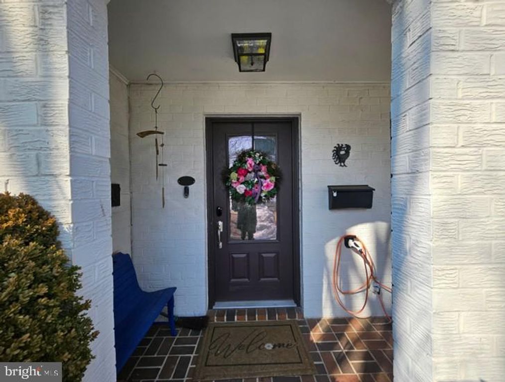 315 N MAPLE AVE, Falls Church, VA 22046