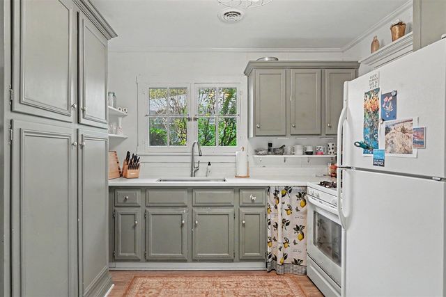 440 Park Avenue, South Haven, MI 49090