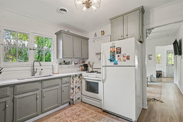 440 Park Avenue, South Haven, MI 49090