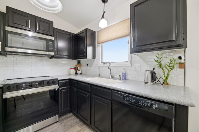 2706 S Yellowstone, Wichita, KS 67215