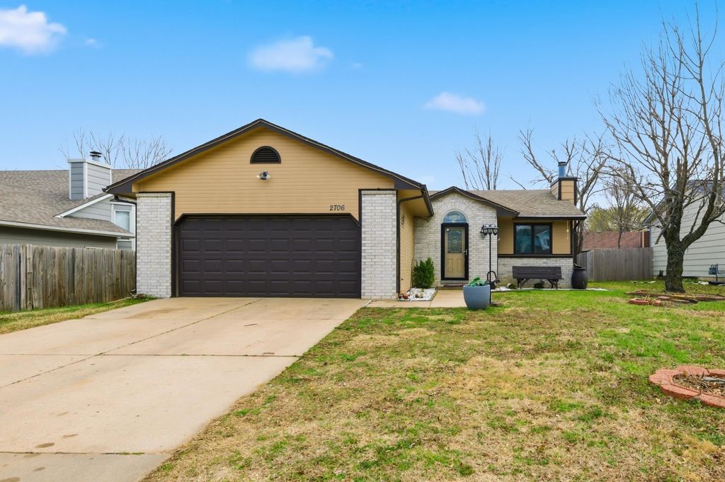 2706 S Yellowstone, Wichita, KS 67215