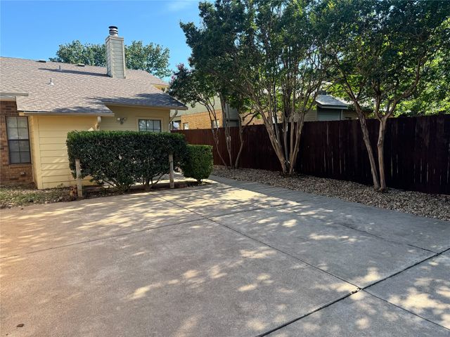 614 Canterbury Street, Euless, TX 76039