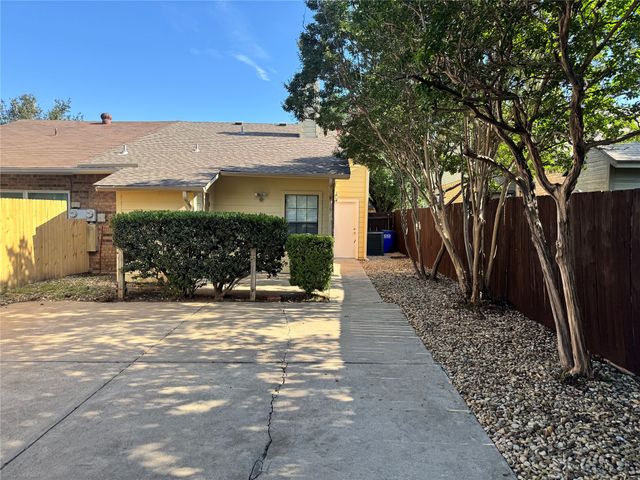 614 Canterbury Street, Euless, TX 76039