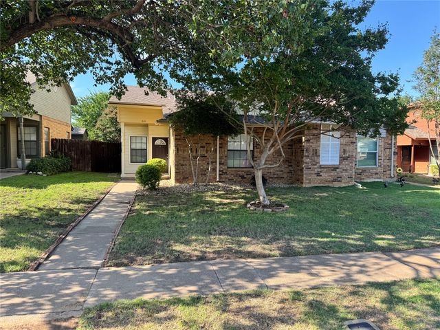 614 Canterbury Street, Euless, TX 76039