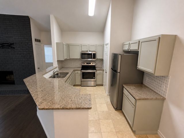 614 Canterbury Street, Euless, TX 76039