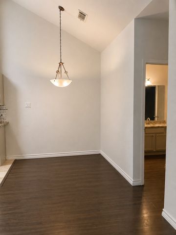 614 Canterbury Street, Euless, TX 76039