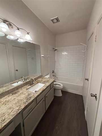 614 Canterbury Street, Euless, TX 76039