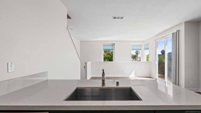 438 S Cleveland St 108, Oceanside, CA 92054