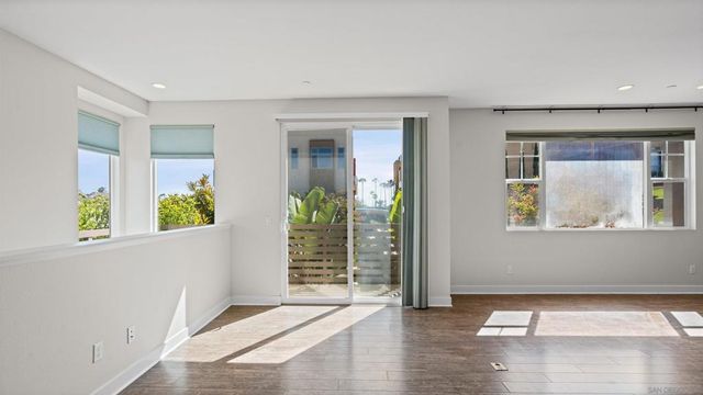 438 S Cleveland St 108, Oceanside, CA 92054