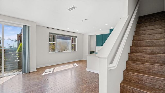 438 S Cleveland St 108, Oceanside, CA 92054