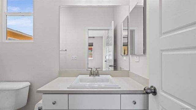 438 S Cleveland St 108, Oceanside, CA 92054