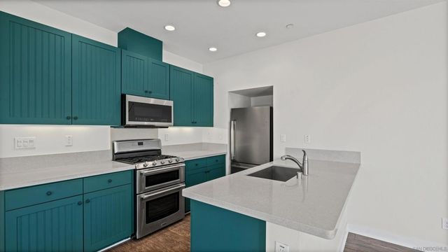 438 S Cleveland St 108, Oceanside, CA 92054