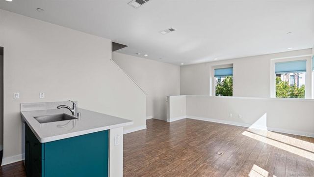 438 S Cleveland St 108, Oceanside, CA 92054