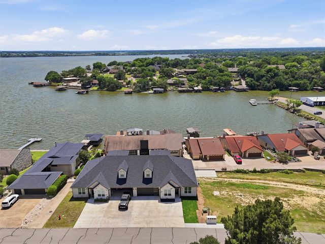 5126 Country Club Drive, Granbury, TX 76049