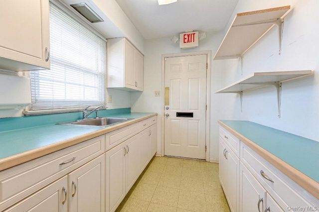 3250 Sunrise Highway, East Islip, NY 11730
