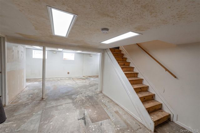 3250 Sunrise Highway, East Islip, NY 11730