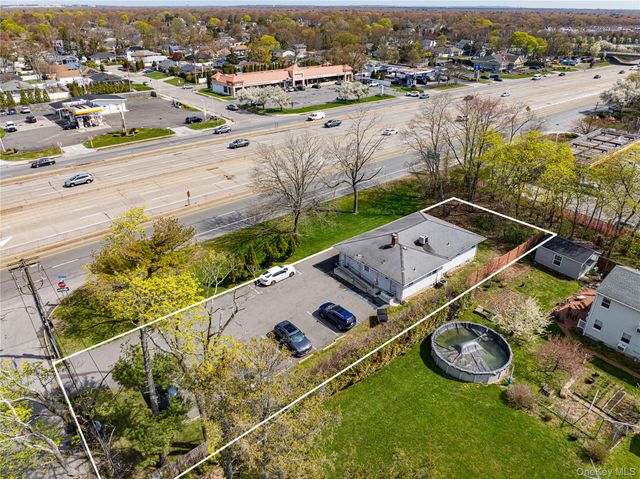 3250 Sunrise Highway, East Islip, NY 11730