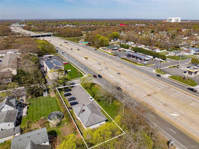 3250 Sunrise Highway, East Islip, NY 11730