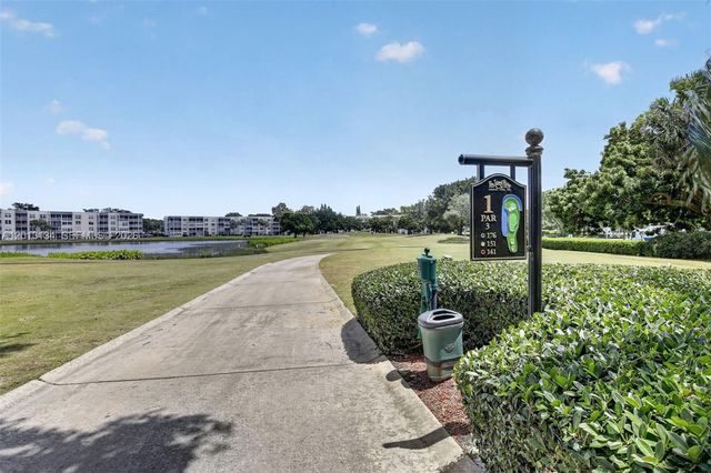 9330 Lagoon Pl 307, Davie, FL 33324