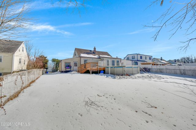 45 Piersoll Road, Old Bridge, NJ 08857