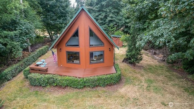 55 A Snohomish Way, Hat Island, WA 98206