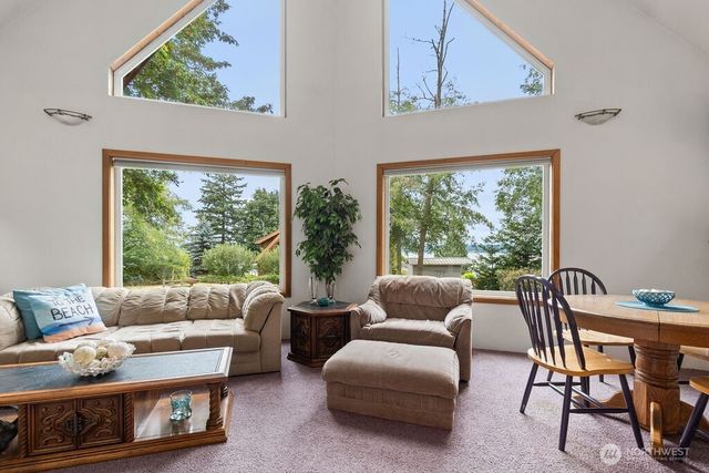 55 A Snohomish Way, Hat Island, WA 98206