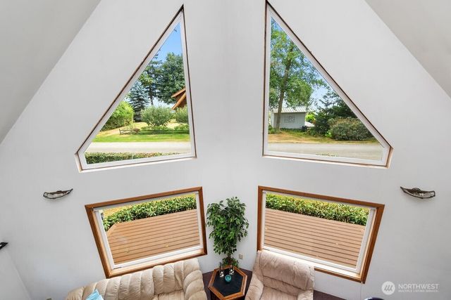 55 A Snohomish Way, Hat Island, WA 98206