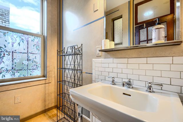 705 S REGESTER ST, Baltimore, MD 21231
