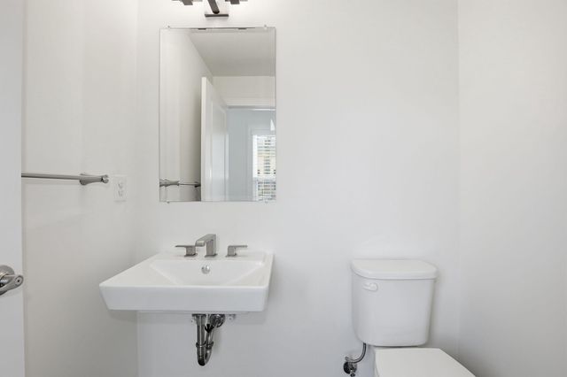 22527 FOUNDATION DR, Ashburn, VA 20148