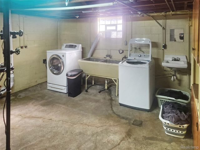 3461 Ravenswood Road, Marysville, MI 48040