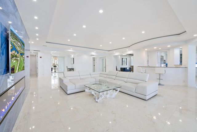 2070 N Ocean Boulevard PH4, Boca Raton, FL 33431