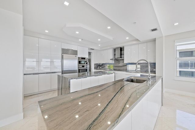 2070 N Ocean Boulevard PH4, Boca Raton, FL 33431