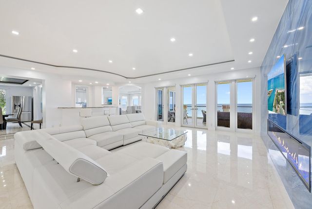 2070 N Ocean Boulevard PH4, Boca Raton, FL 33431