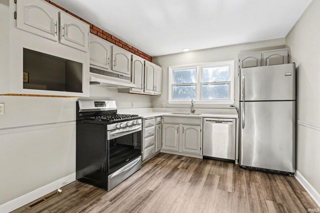 1345 Providence Court, Mishawaka, IN 46544