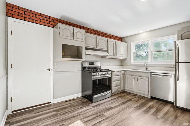 1345 Providence Court, Mishawaka, IN 46544