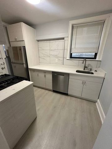 7325 N Honore Street 3B, Chicago, IL 60626