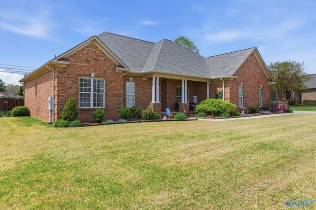 25235 Queensbury Drive, Athens, AL 35613