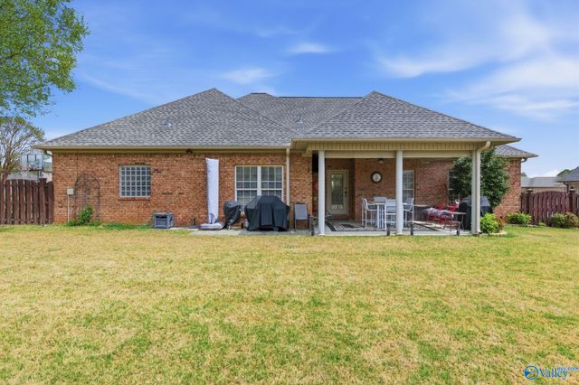 25235 Queensbury Drive, Athens, AL 35613