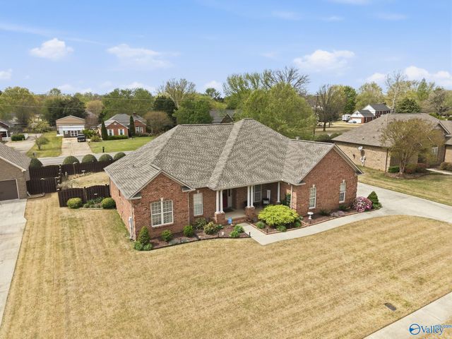 25235 Queensbury Drive, Athens, AL 35613