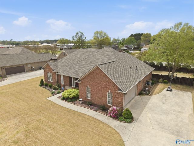 25235 Queensbury Drive, Athens, AL 35613