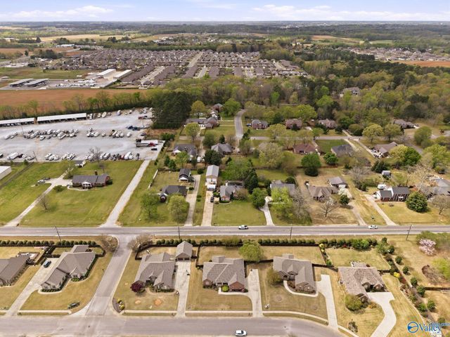 25235 Queensbury Drive, Athens, AL 35613