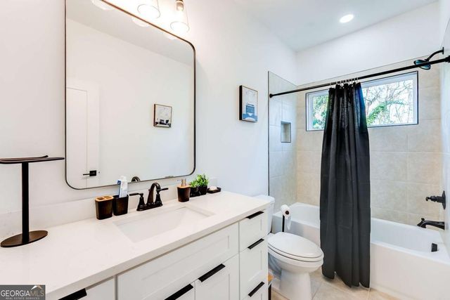 1239 Plaza Avenue SW, Atlanta, GA 30310