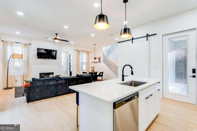 1239 Plaza Avenue SW, Atlanta, GA 30310