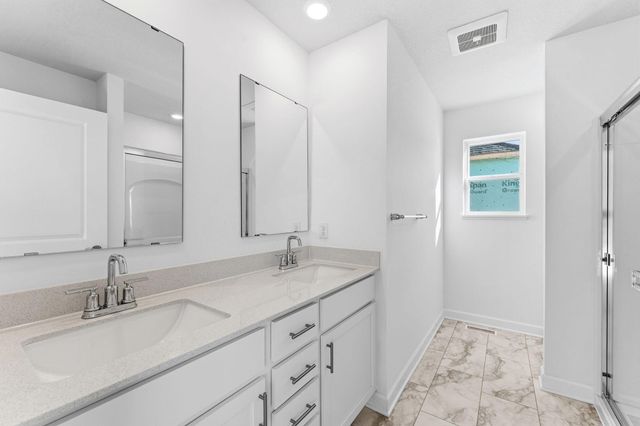 22375 Isla Way, Rogers, MN 55374