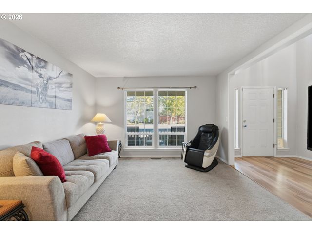 2083 Ne 10TH Ave, Hillsboro, OR 97124