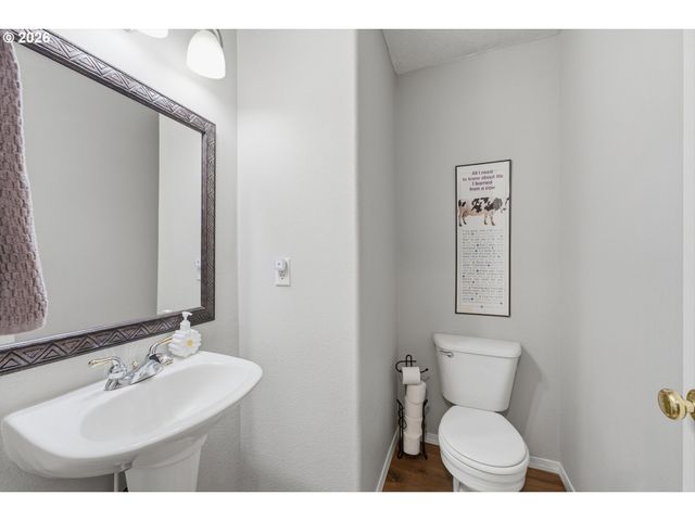 2083 Ne 10TH Ave, Hillsboro, OR 97124